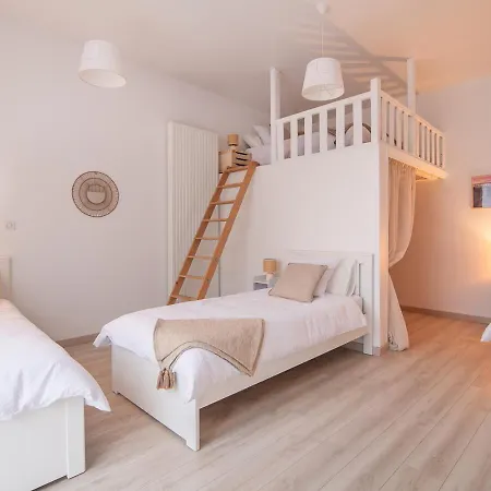 De L'esplanade-18 Min Du Puy Du Fou-ventilateurs- Billard- Baby-foot-flechettes-grande Maison De Bourg Spacieuse De 200m2- Famille-amis-groupe